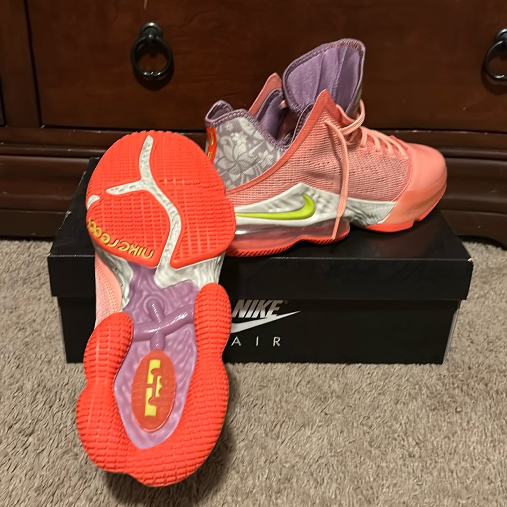Lebron XIX size 8.5 Men